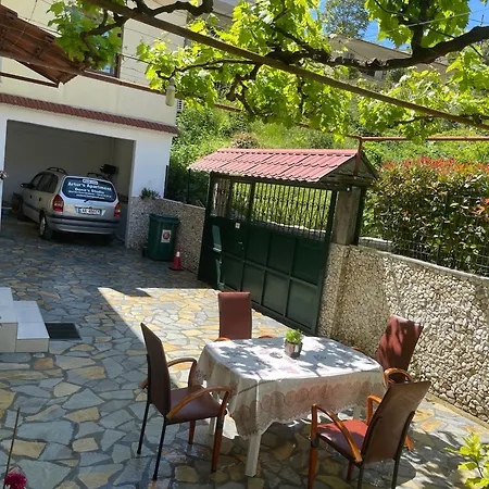 Artur'S Apartment 2 Gjirokaster Exterior photo